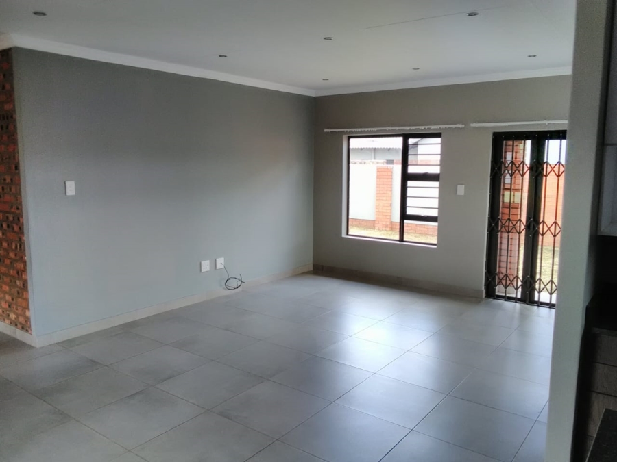 To Let 3 Bedroom Property for Rent in Somerton Estate Free State